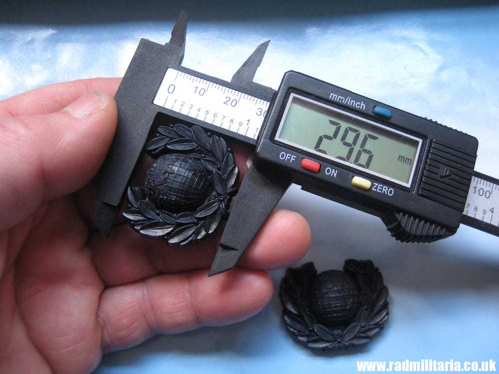 & WW2 original NAVY COLLAR BADGES set of 2 - economy badges, maker: A. Stanley & sons Walsall. - Image 8