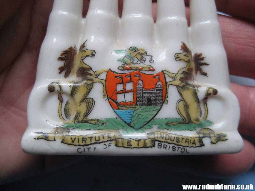 & unknown WW1 MODEL OF CLIP OF BULLETS maker: Arcadian China Stoke-On-Trent. Rare !! - Image 9