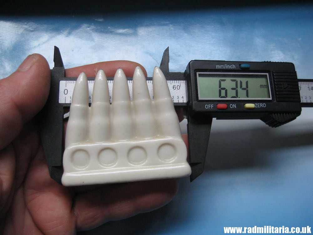 & unknown WW1 MODEL OF CLIP OF BULLETS maker: Arcadian China Stoke-On-Trent. Rare !! - Image 10