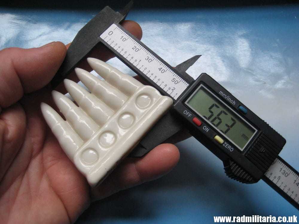 & unknown WW1 MODEL OF CLIP OF BULLETS maker: Arcadian China Stoke-On-Trent. Rare !! - Image 11