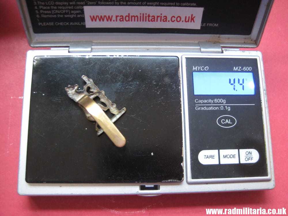 & WW2? unknown British BADGE: Warwickshire? - Image 9