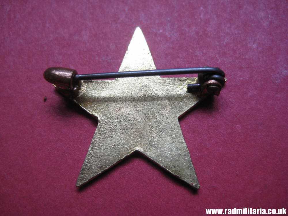 & WW2? unknown communist METAL BADGE in good condition. - Image 4