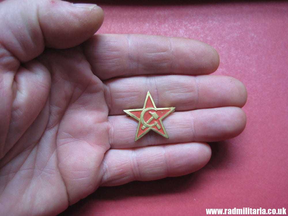 & WW2? unknown communist METAL BADGE in good condition. - Image 2