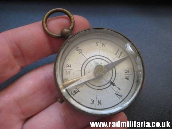 & WW1 original 1915 METAL COMPASS with engraving: E.J.L. 25.12.15 working order. - Image 4