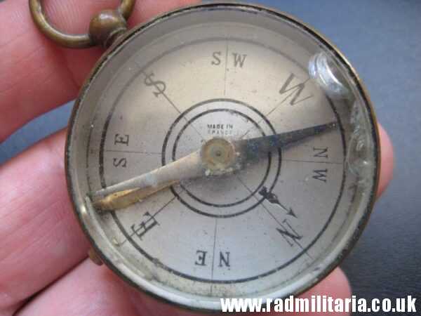 & WW1 original 1915 METAL COMPASS with engraving: E.J.L. 25.12.15 working order. - Image 7