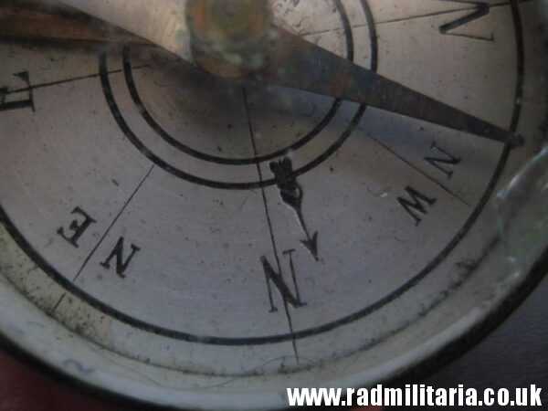 & WW1 original 1915 METAL COMPASS with engraving: E.J.L. 25.12.15 working order. - Image 8