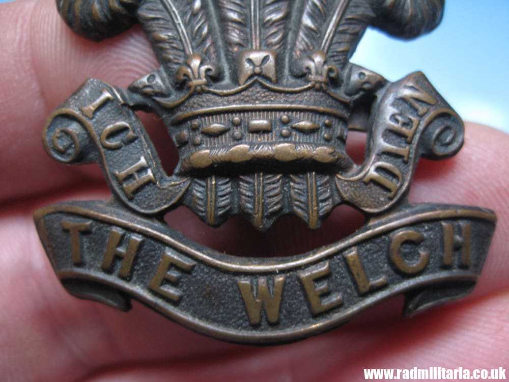 & WW1 original British CAP BADGE - Welch Regiment. - Image 9