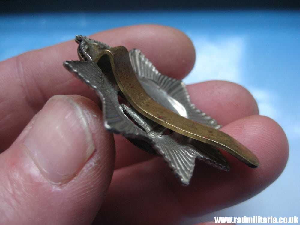 & WW1 original British CAP BADGE - Devonshire Regiment, maker: F.N B'HAM. - Image 9