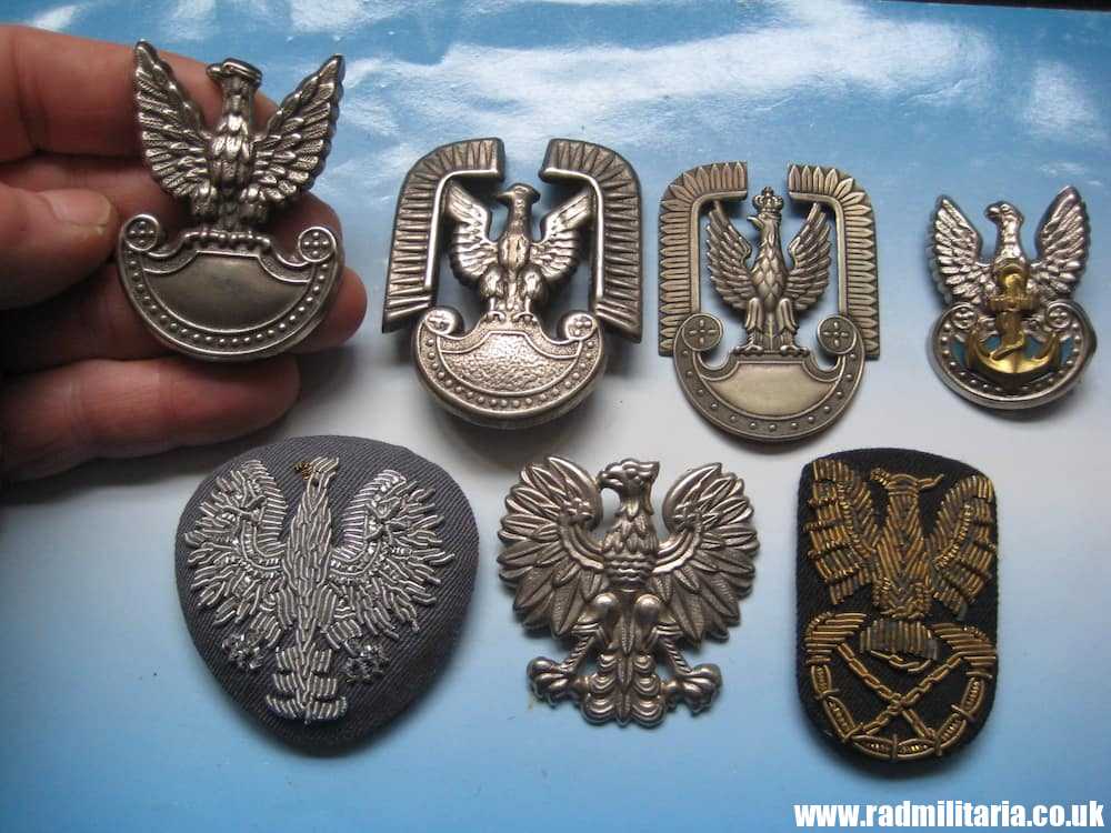 & post WW2 Polish EAGLE BADGES - Cap badges SET OF 7 - Genuine !!