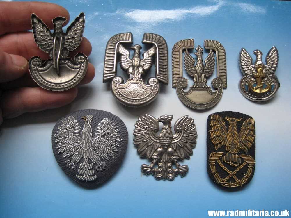 & post WW2 Polish EAGLE BADGES - Cap badges SET OF 7 - Genuine !! - Image 11