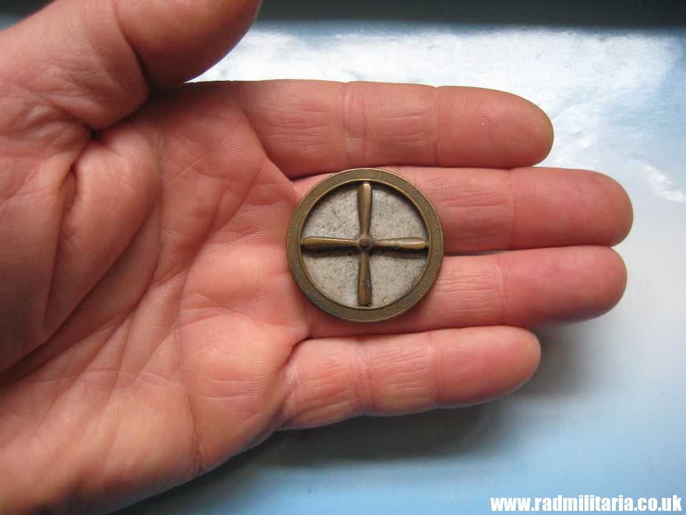 & WW2 Royal Air Force RAF metal sleeve BADGES set of 2, RAF Apprentice's Badges - genuine !! - Image 11