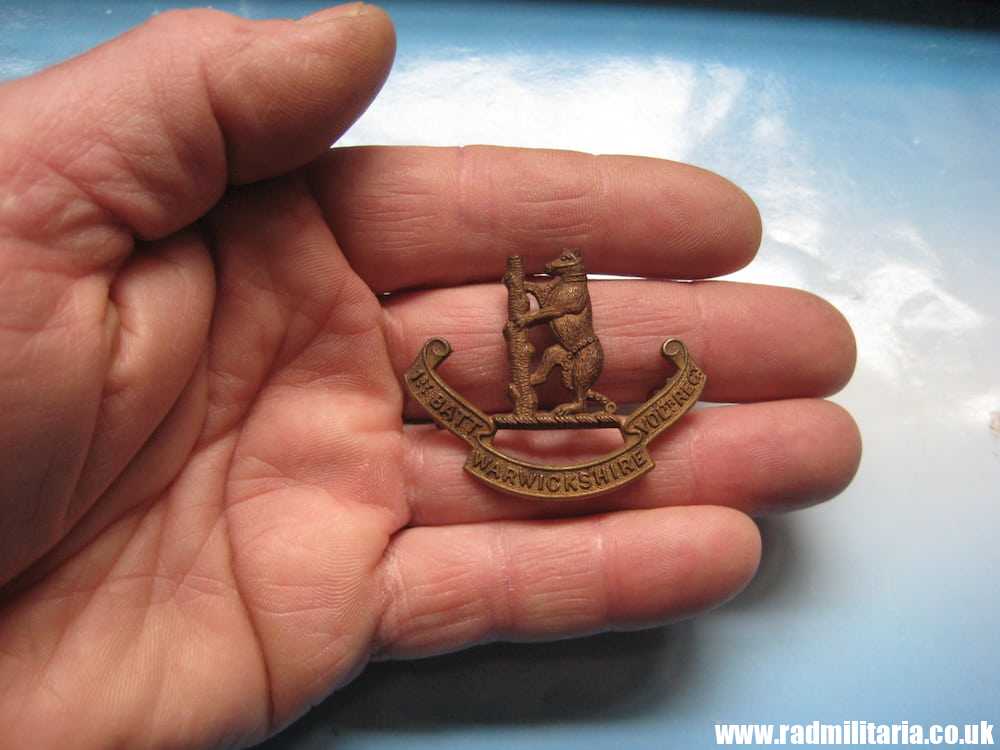 & old British BADGE: Warwickshire 1st BATT. WARWICKSHIRE VOLTR. REGT. - Cap BADGE. - Image 3