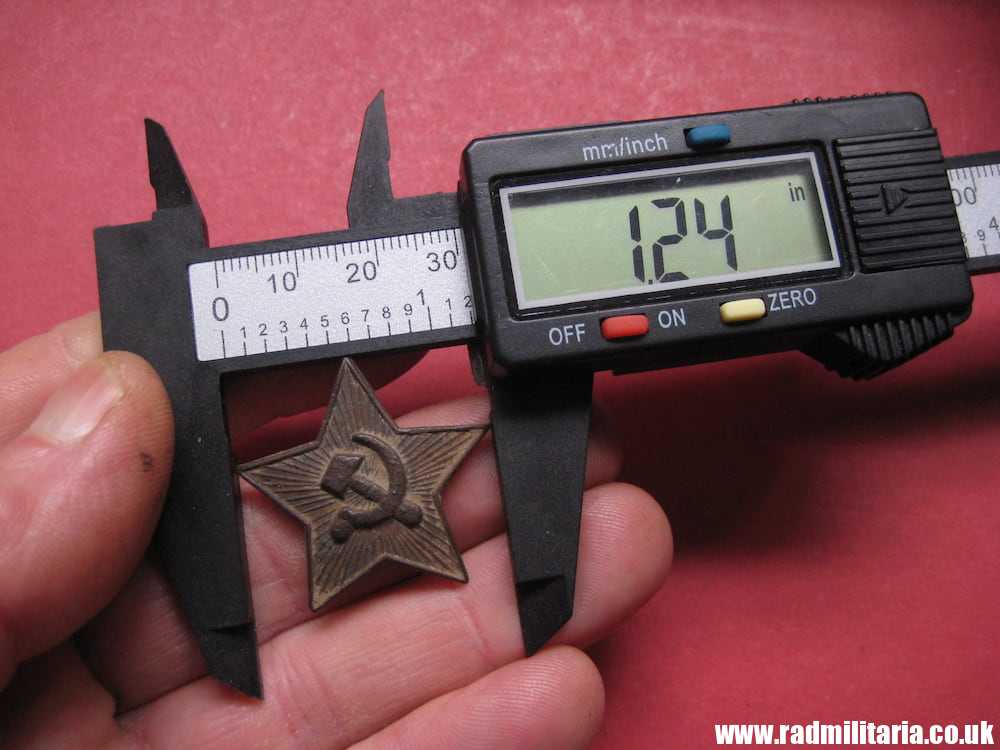 & SET of 2 original SOVIET RUSSIA metal badges - CAP BADGES. - Image 11