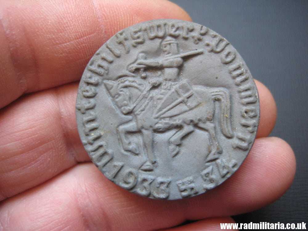 & WW2 PORCELAIN German WINTER HELP BADGE Pommern - Pomerania, rare. - Image 2