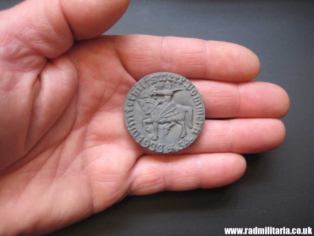 & WW2 PORCELAIN German WINTER HELP BADGE Pommern - Pomerania, rare. - Image 4