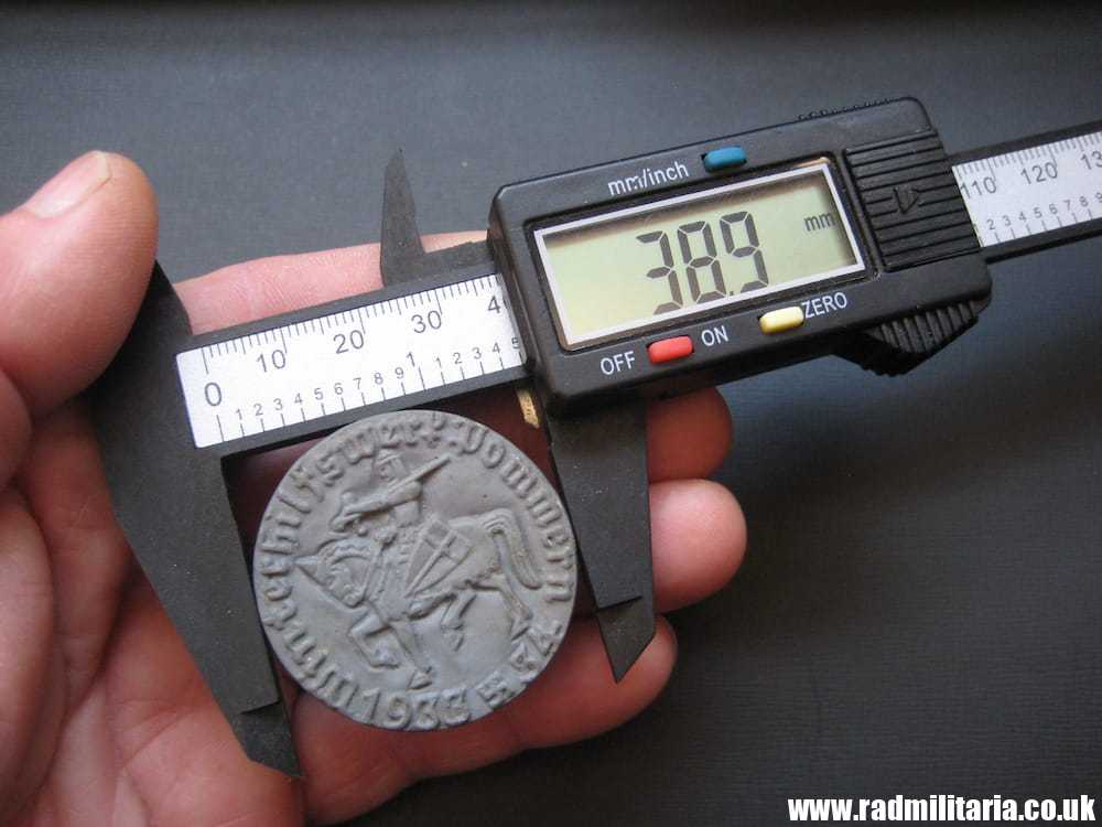 & WW2 PORCELAIN German WINTER HELP BADGE Pommern - Pomerania, rare. - Image 5