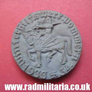 & WW2 PORCELAIN German WINTER HELP BADGE Pommern - Pomerania, rare.
