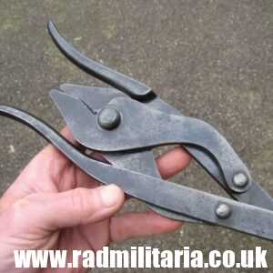 & WW1 original British Military TOOL - WIRE CUTTERS maker: WOLSELEY dated 1916.