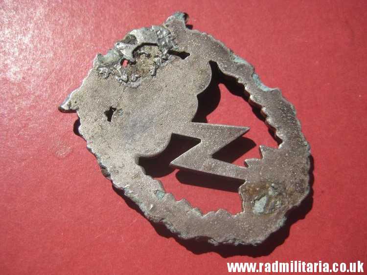 & WW2 original German LUFTWAFFE BADGE - Ground Assault Badge (Erdkampfabzeichen) metal detecting. - Image 6
