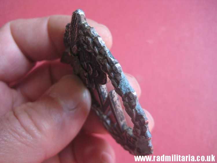 & WW2 original German LUFTWAFFE BADGE - Ground Assault Badge (Erdkampfabzeichen) metal detecting. - Image 20