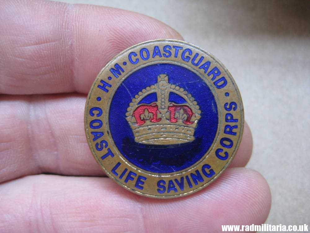 & WW2 H.M. COASTGUARD. Coast Life Saving Corps - original METAL BADGE maker: J.R. Gaunt London