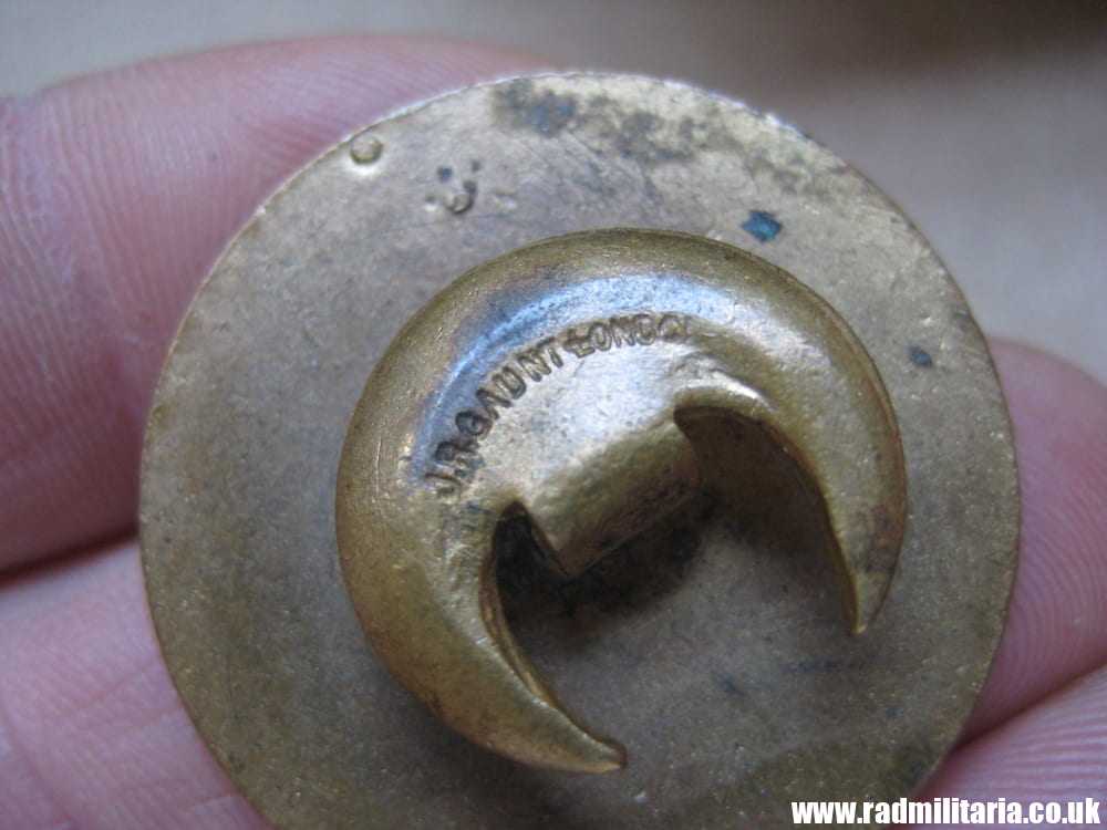 & WW2 H.M. COASTGUARD. Coast Life Saving Corps - original METAL BADGE maker: J.R. Gaunt London - Image 4