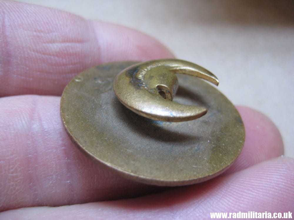 & WW2 H.M. COASTGUARD. Coast Life Saving Corps - original METAL BADGE maker: J.R. Gaunt London - Image 6