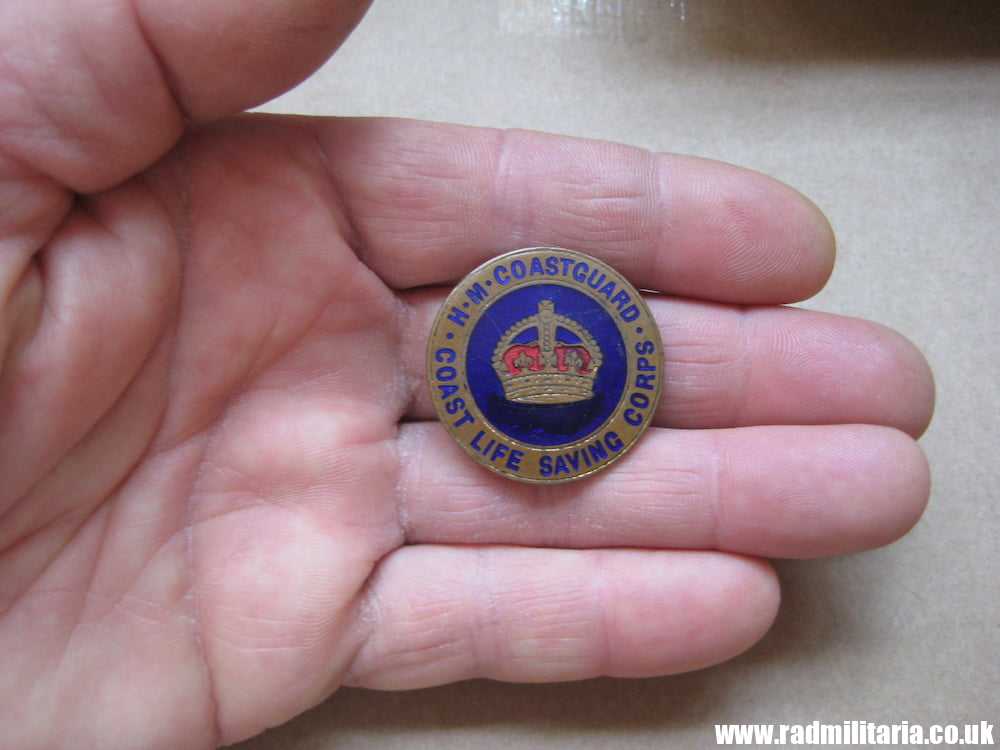 & WW2 H.M. COASTGUARD. Coast Life Saving Corps - original METAL BADGE maker: J.R. Gaunt London - Image 3