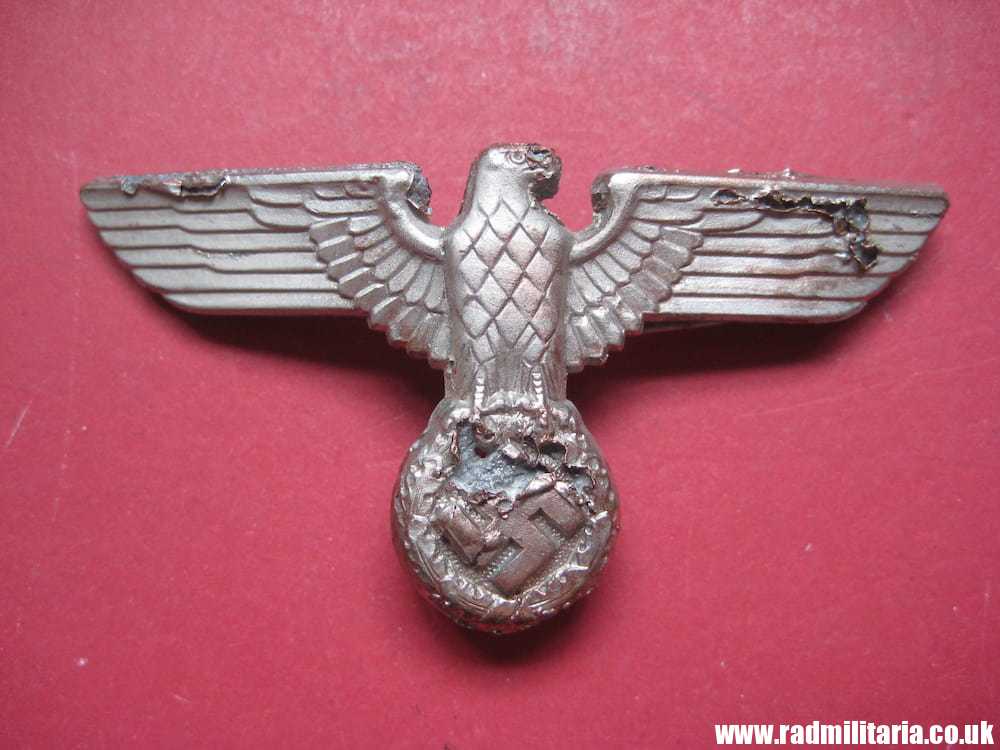 & WW2 Nazi German SA EAGLE BADGE - Cap Badge, marked: RZM M1/72 metal detecting find. - Image 2
