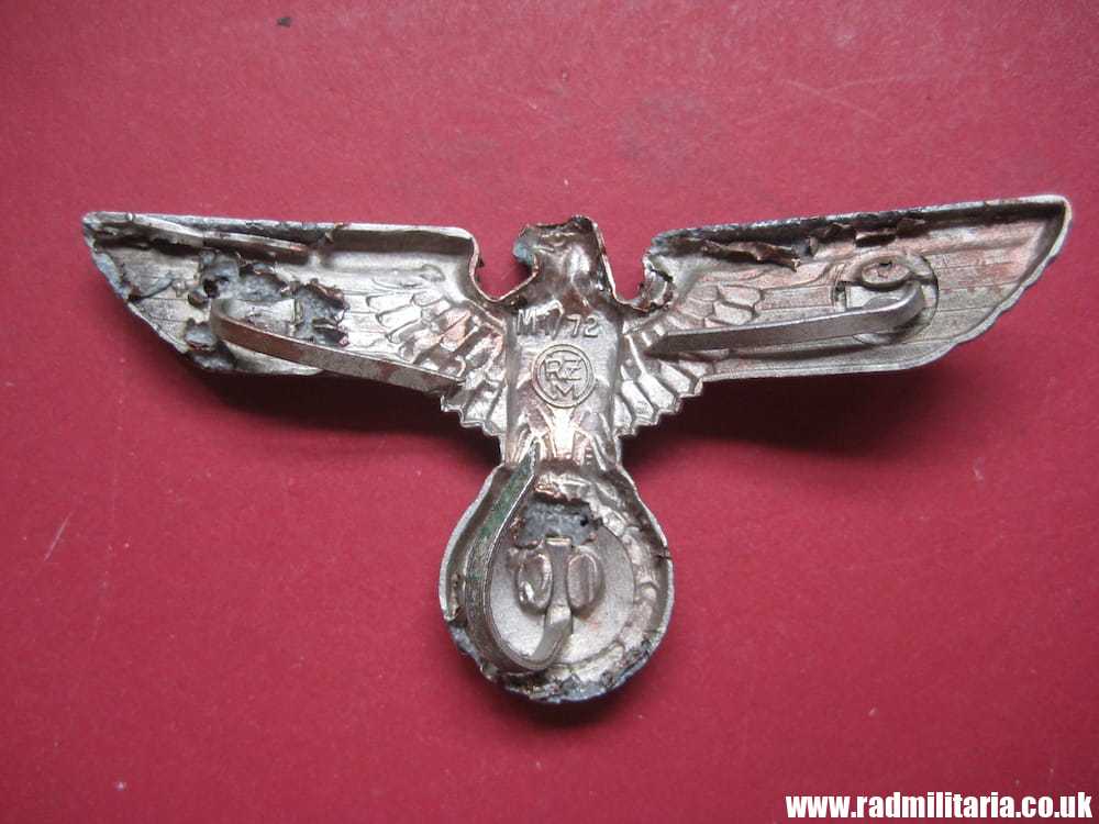 & WW2 Nazi German SA EAGLE BADGE - Cap Badge, marked: RZM M1/72 metal detecting find. - Image 3