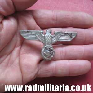 & WW2 Nazi German SA EAGLE BADGE - Cap Badge, marked: RZM M1/72 metal detecting find.