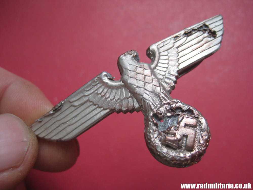 & WW2 Nazi German SA EAGLE BADGE - Cap Badge, marked: RZM M1/72 metal detecting find. - Image 6