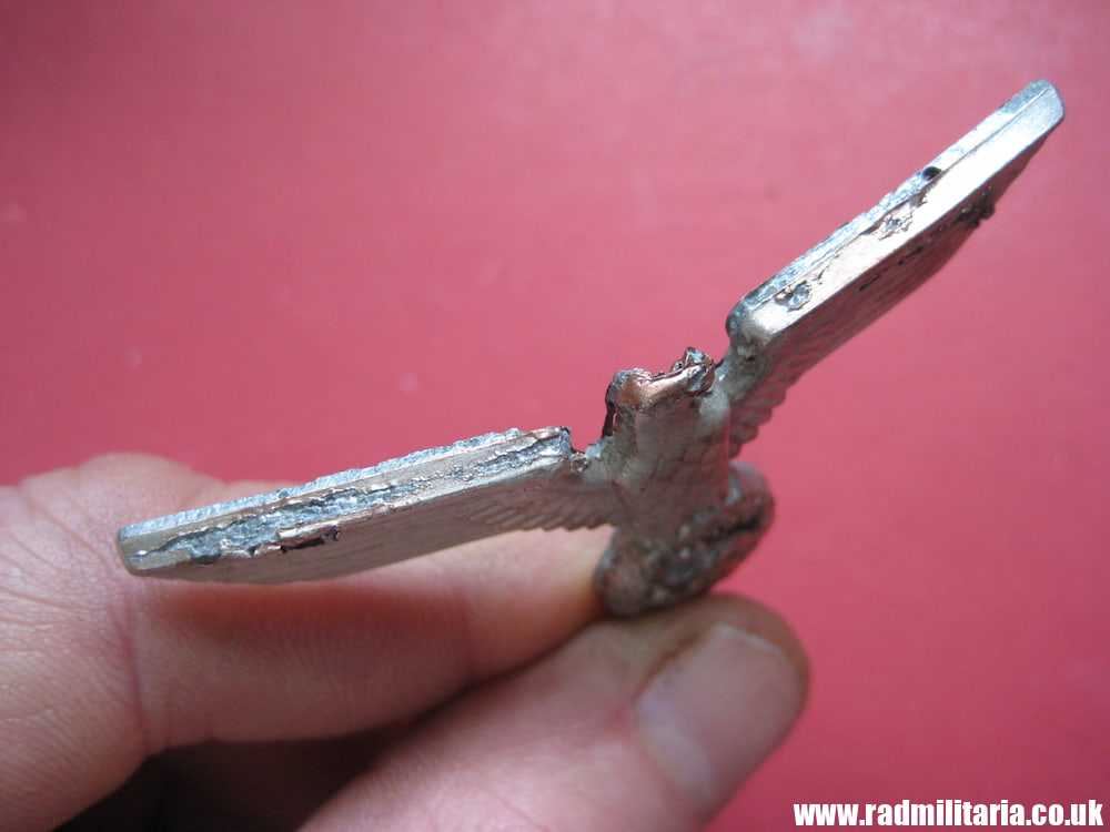 & WW2 Nazi German SA EAGLE BADGE - Cap Badge, marked: RZM M1/72 metal detecting find. - Image 7