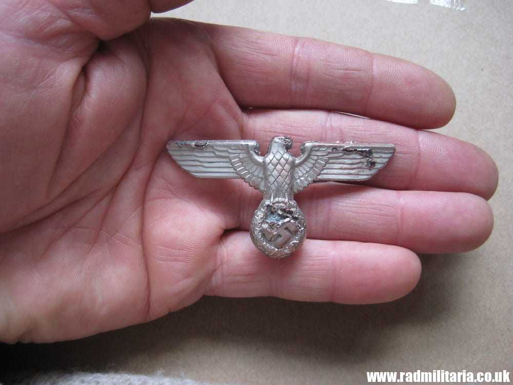 & WW2 Nazi German SA EAGLE BADGE - Cap Badge, marked: RZM M1/72 metal detecting find. - Image 13