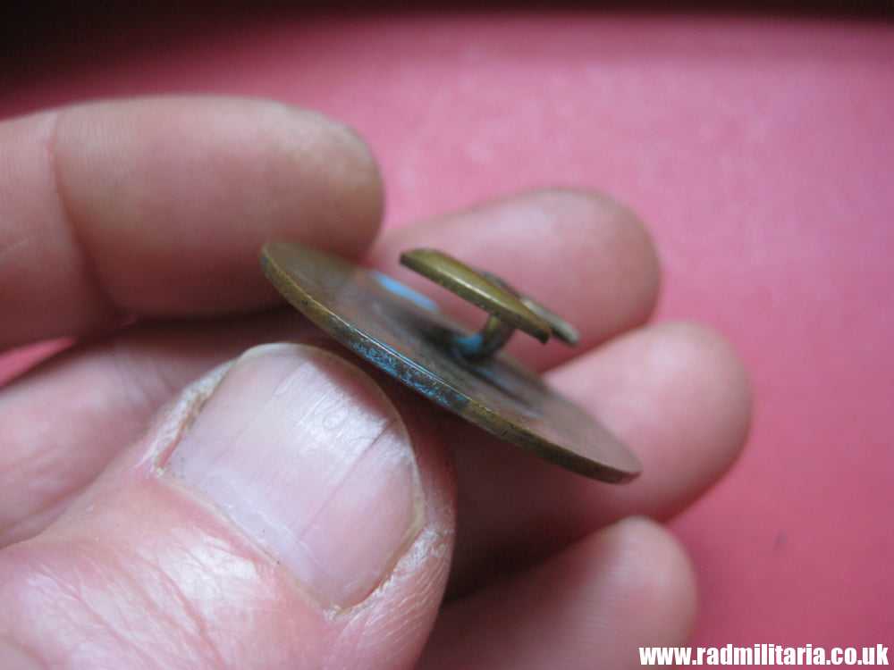 & WW2 H.M. COASTGUARD. Coast Life Saving Corps - original METAL BADGE maker: J.R. Gaunt London. - Image 5