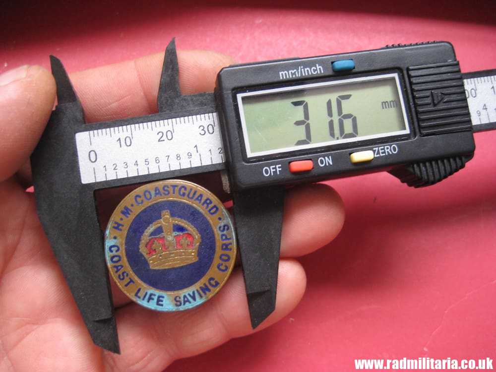& WW2 H.M. COASTGUARD. Coast Life Saving Corps - original METAL BADGE maker: J.R. Gaunt London. - Image 8