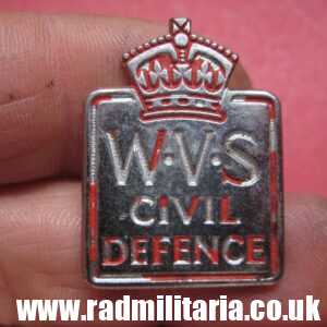 & WW2 Womens Voluntary Service Civil Defence original METAL BADGE - W.V.S.