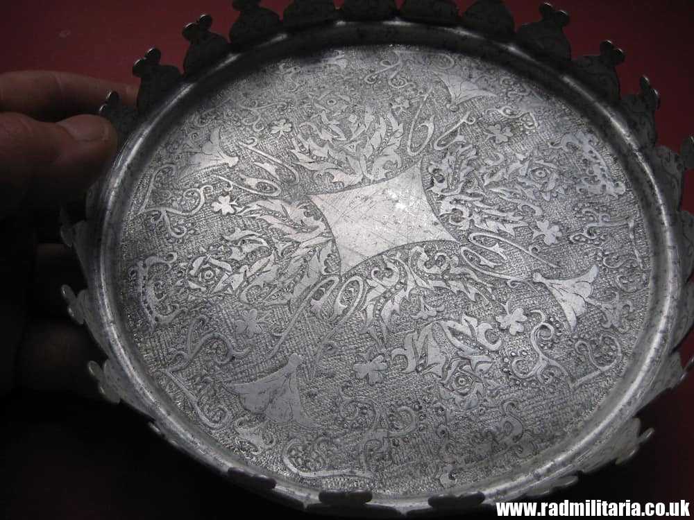 & WW2 original British TRENCH ART - LEICESTERSHIRE REGIMENT made 26.7.1942 in a Japanese POW Camp. - Image 6