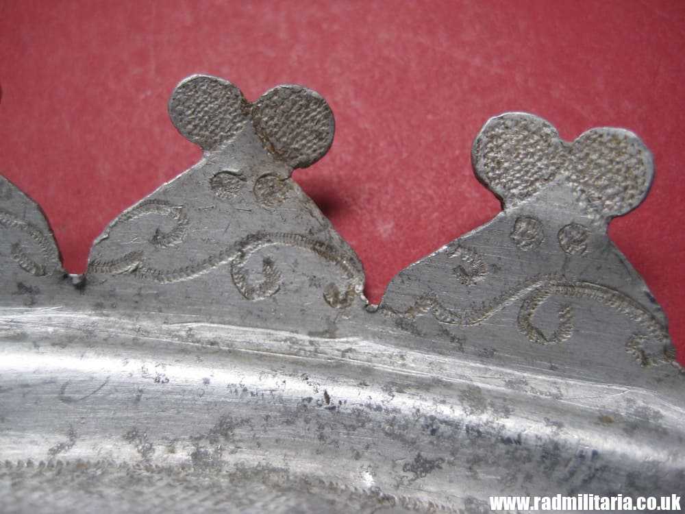 & WW2 original British TRENCH ART - LEICESTERSHIRE REGIMENT made 26.7.1942 in a Japanese POW Camp. - Image 9