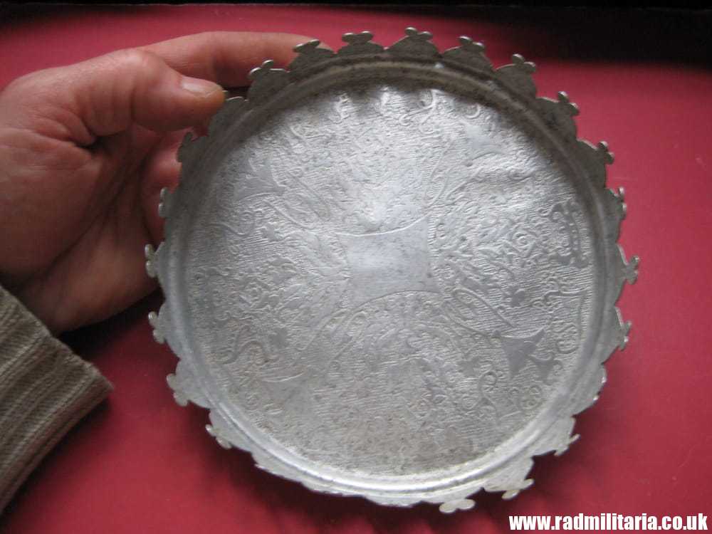 & WW2 original British TRENCH ART - LEICESTERSHIRE REGIMENT made 26.7.1942 in a Japanese POW Camp. - Image 10