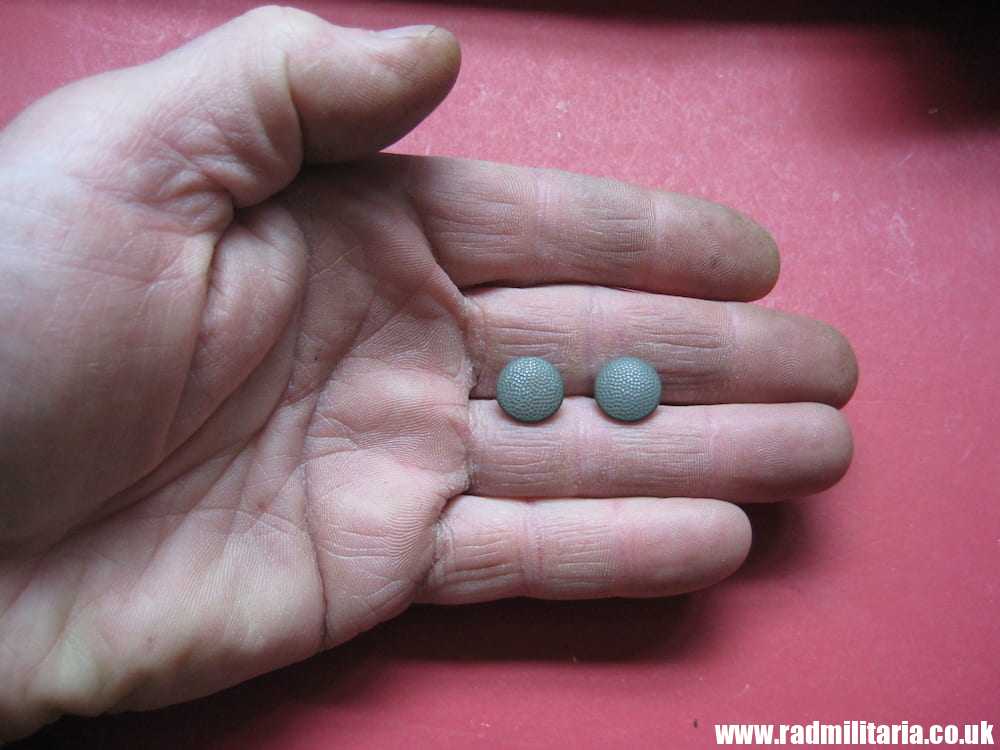 & WW2 SET of 2 German Wehrmacht FIELD CAP BUTTONS marked: BJ 42 smallest size. RARE !