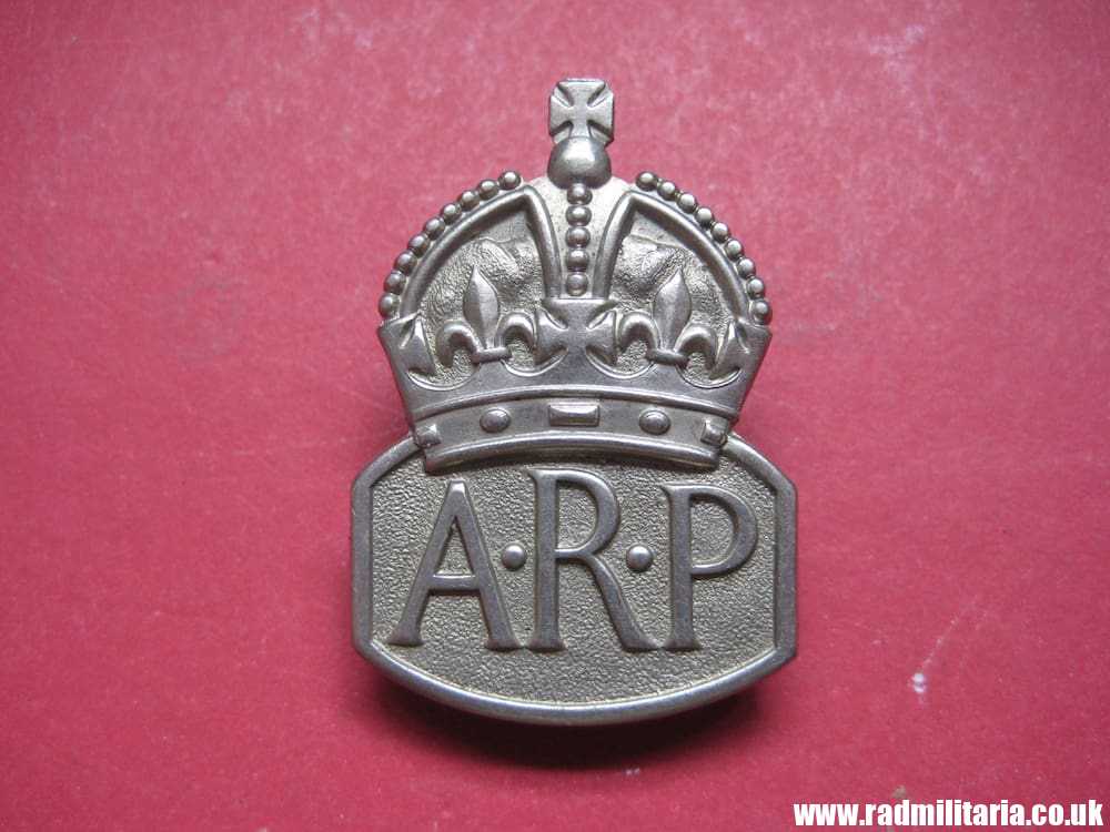 & WW2 British ARP original BADGE for men with maker marks: Marple & Beasley Birmingham. - Image 3