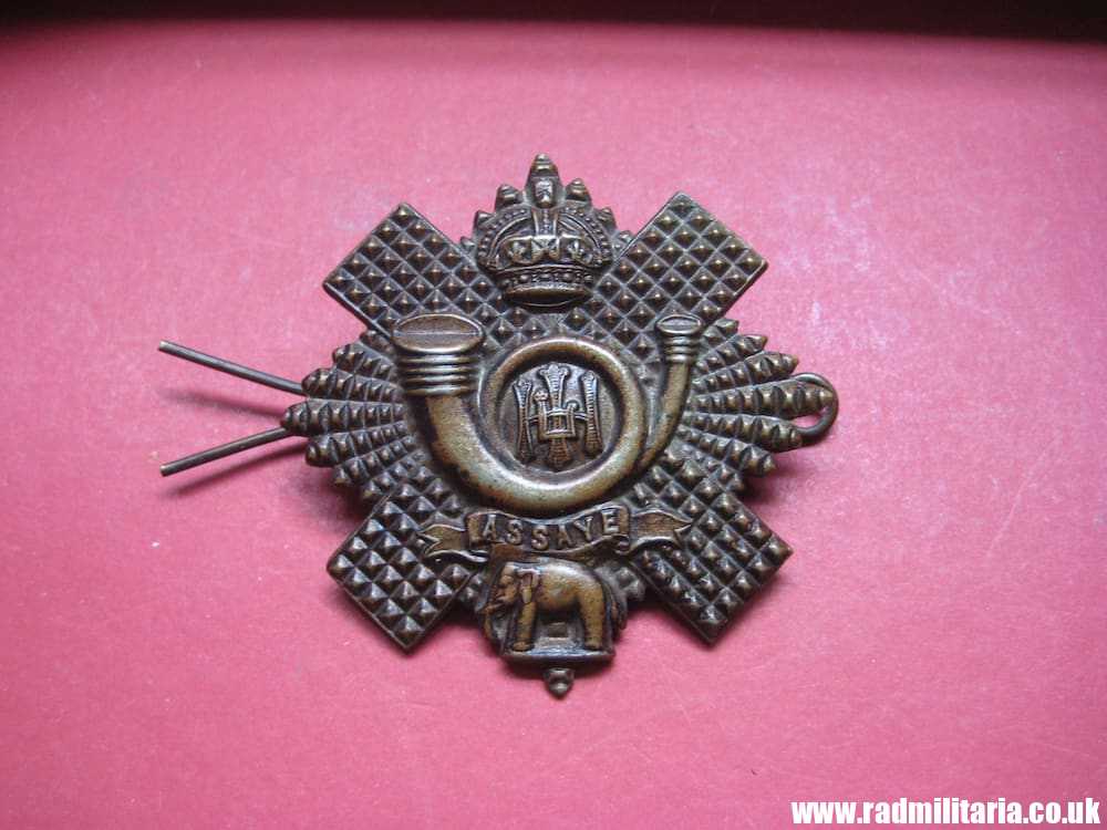 & WW1 British SCOTTISH Highland Light Infantry (City of Glasgow) white metal original BADGE. - Image 2