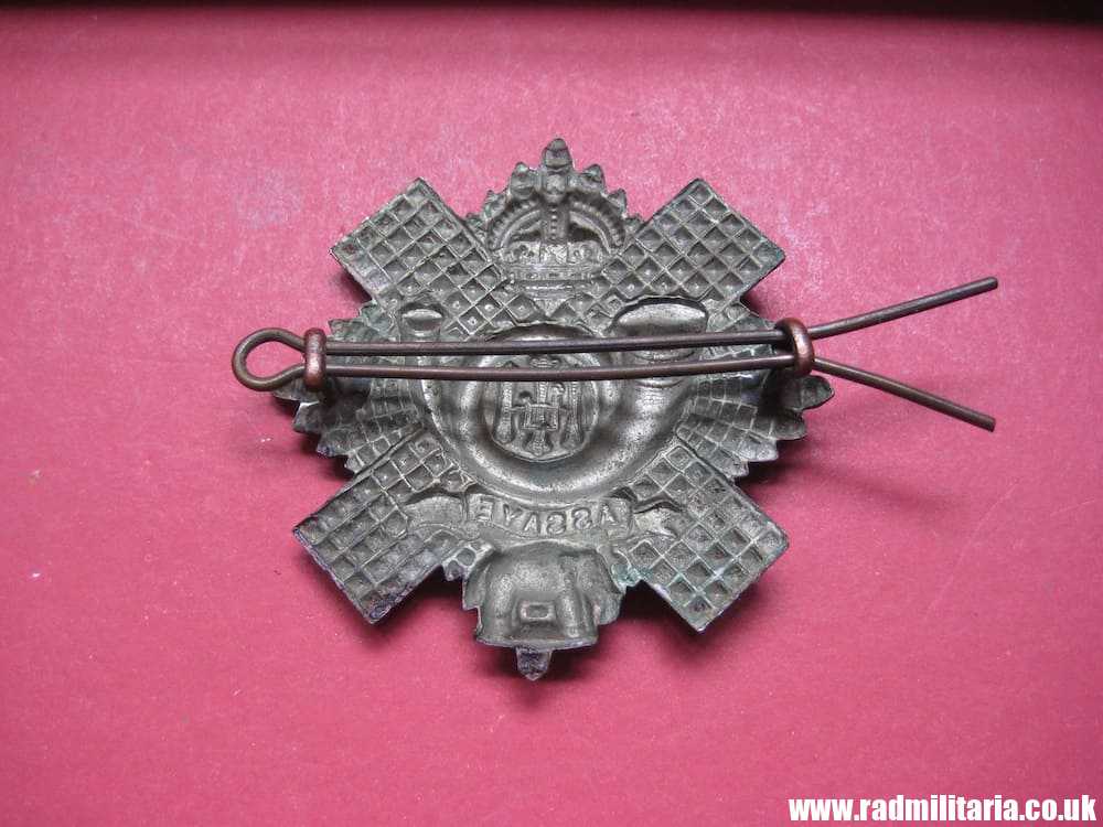 & WW1 British SCOTTISH Highland Light Infantry (City of Glasgow) white metal original BADGE. - Image 3