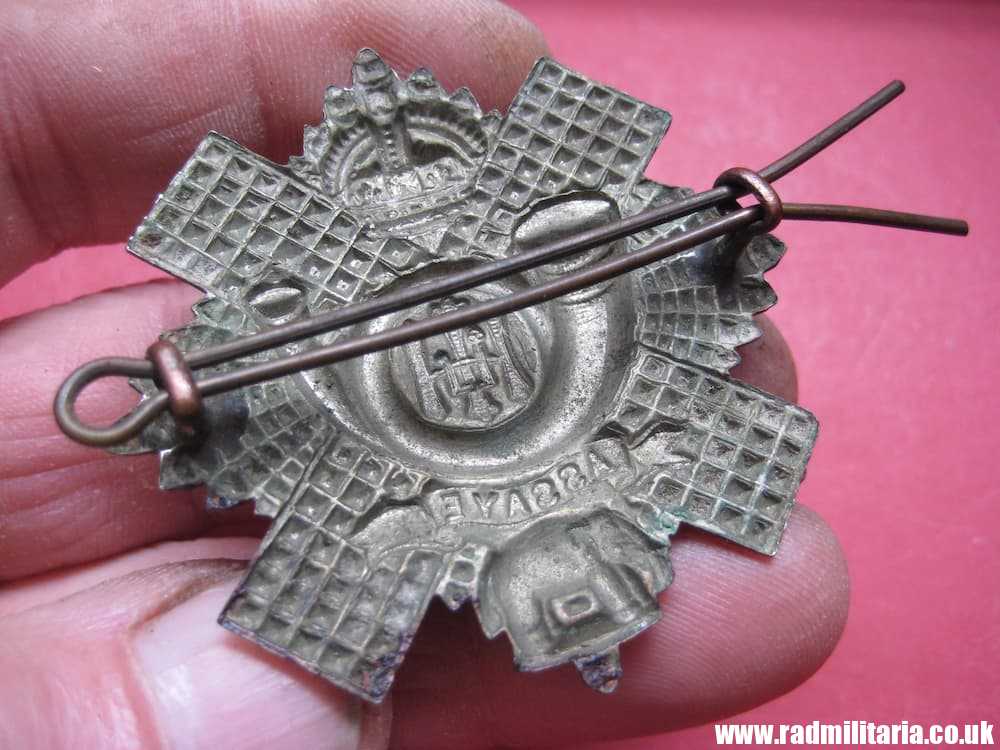 & WW1 British SCOTTISH Highland Light Infantry (City of Glasgow) white metal original BADGE. - Image 4