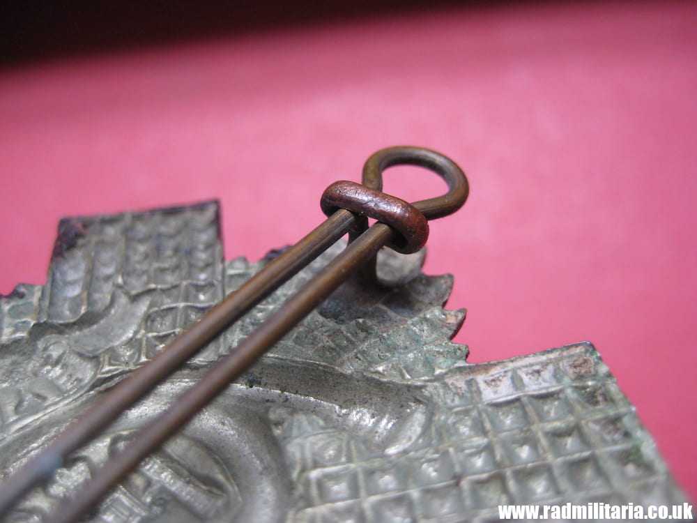 & WW1 British SCOTTISH Highland Light Infantry (City of Glasgow) white metal original BADGE. - Image 7