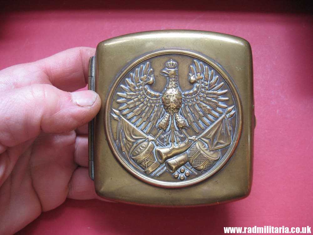 & original WW1 German BRASS cigarette CASE with eagle and dates 1914 - 1918 - Genuine ! - Image 2