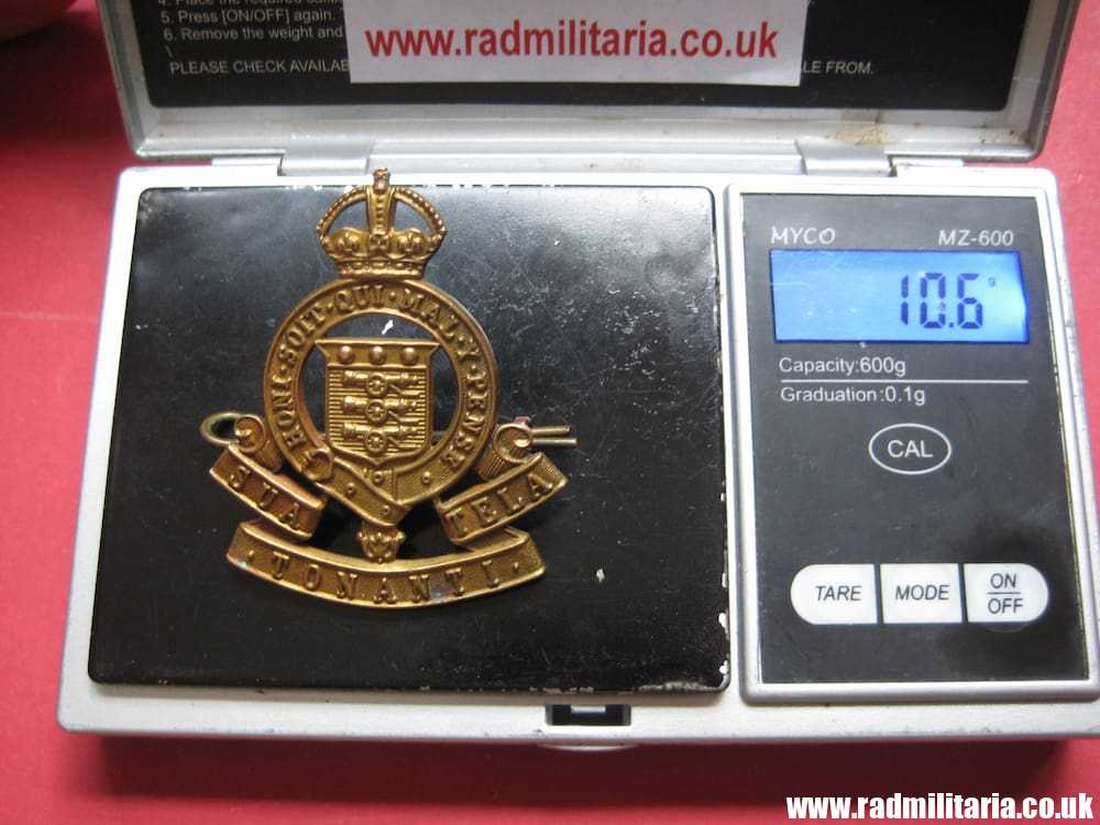 & post WW2 original METAL CAP BADGE - Sua Tela Tonanti RAOC 1947-1949. - Image 7