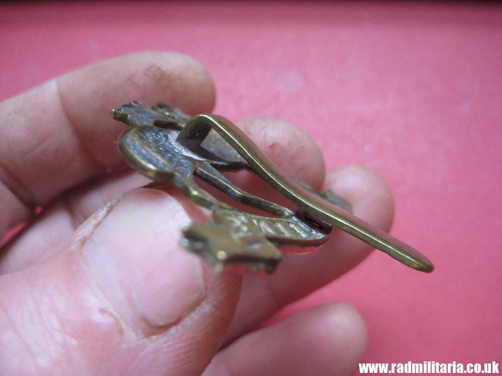 SOLD & WW1 British Regimental badge - CAP BADGE: Queens West Surrey, Queens Royal West Surrey (Queen's)..****.. - Image 8