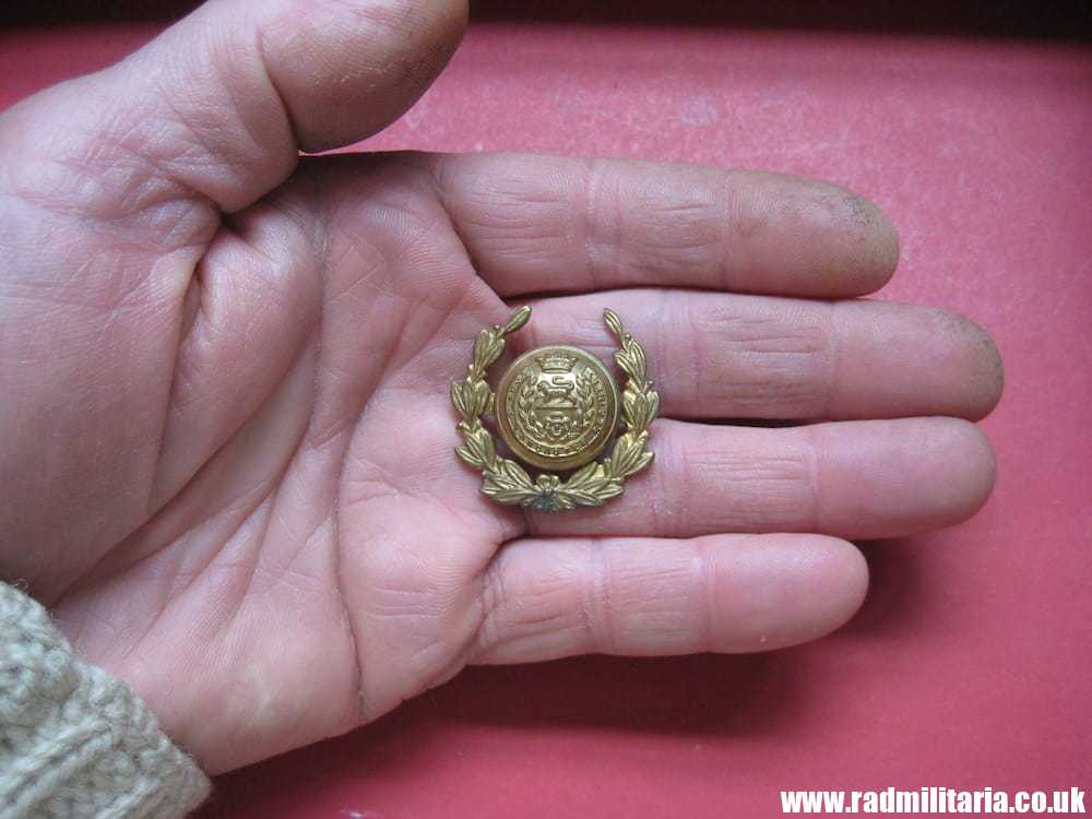 & WW1/WW2 metal BROCHE - York & Lancaster Regiment. - Image 4
